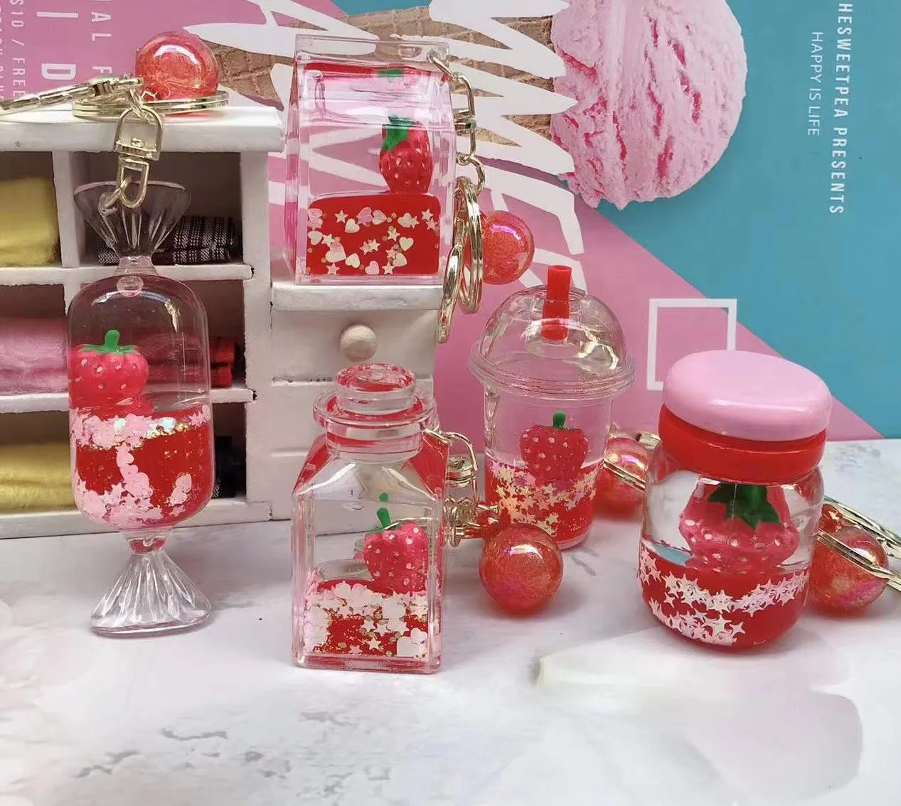 12085 STRAWBERRY ASSORTMENT FLOATY CHARM-12