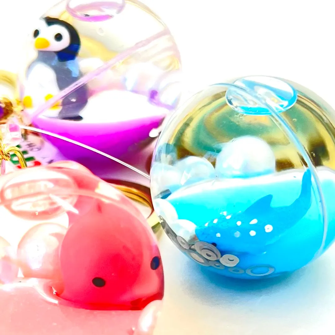 12106 SEA ANIMAL ORB FLOATY KEY CHARM-12