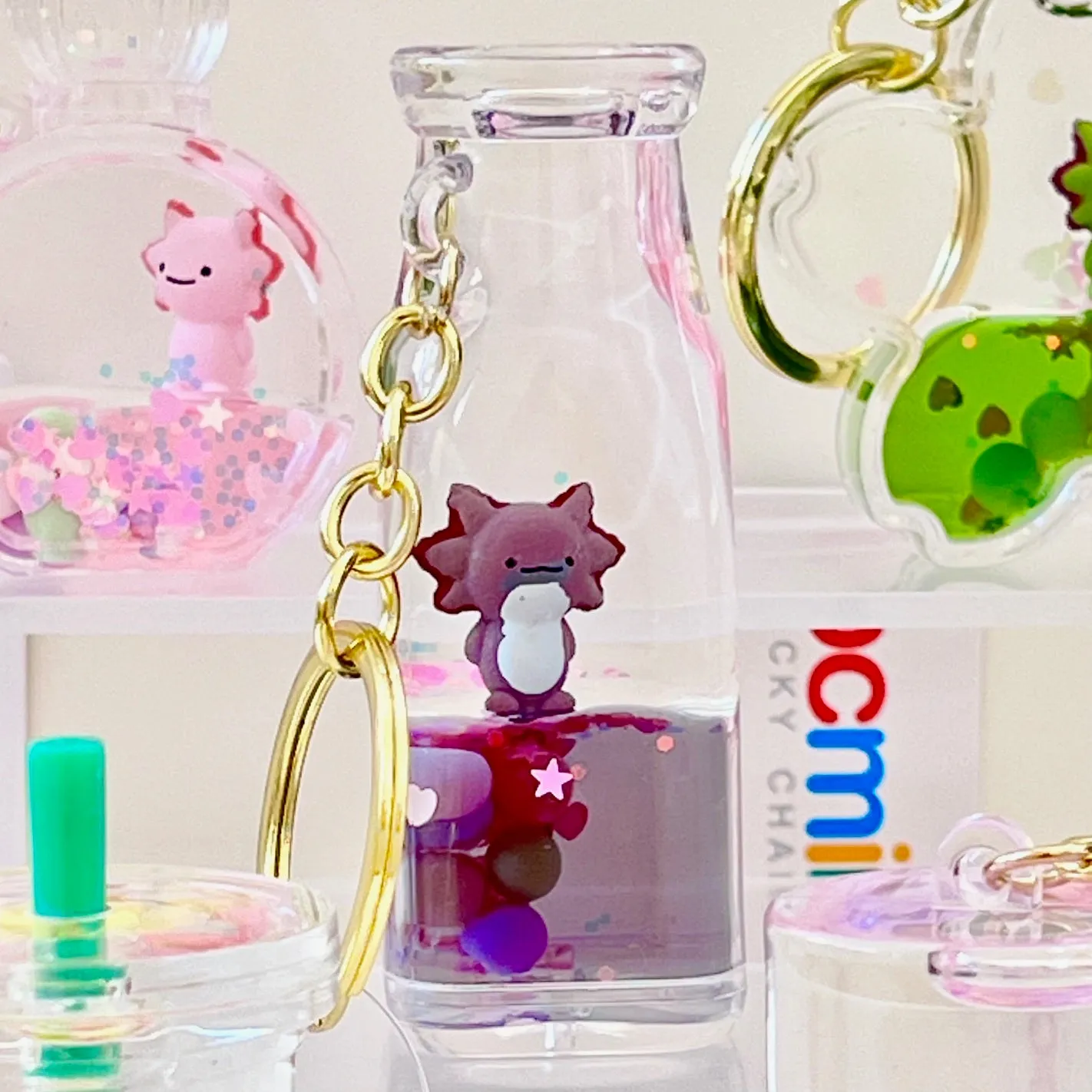 12156 AXOLOTL FLOATY FIGURINE KEY CHARM-12