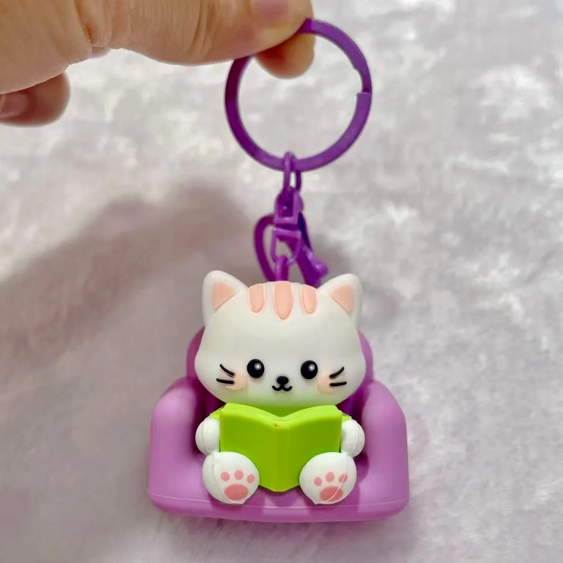 12179 READING CAT FLOATY KEY CHARM-12