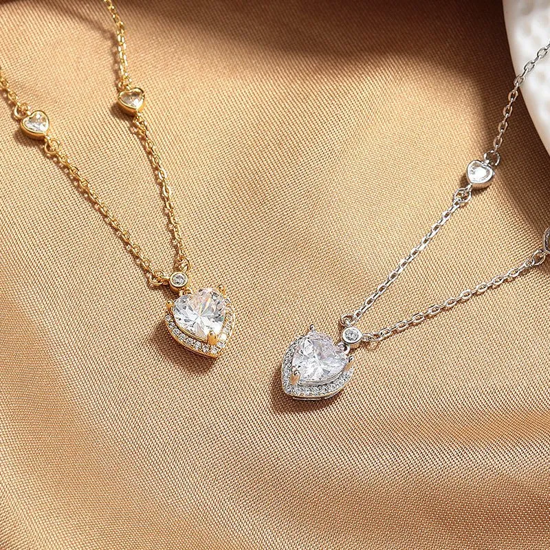 Elegant High-Sense Fashion Necklace – Light Luxury Clavicle Chain