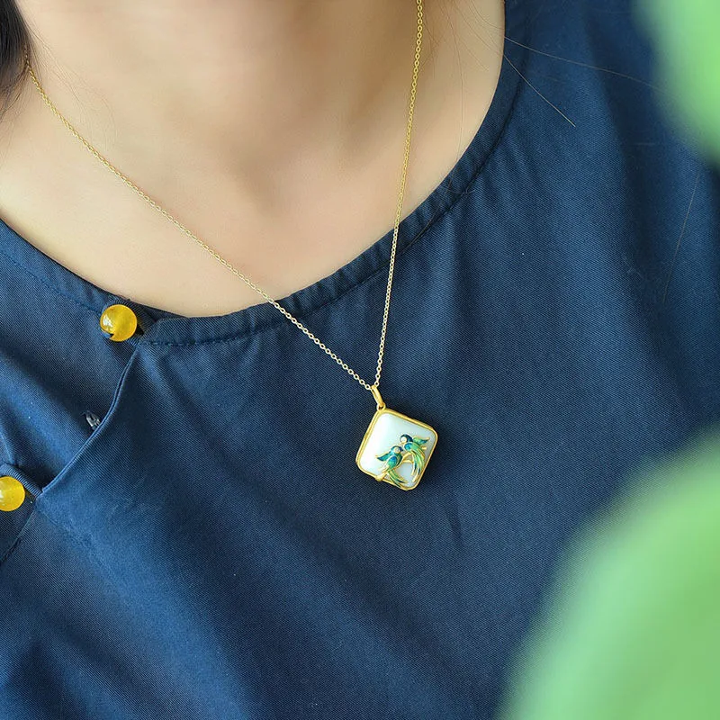 Natural Hetian jade ancient gold craft square enamel porcelain magpie necklace