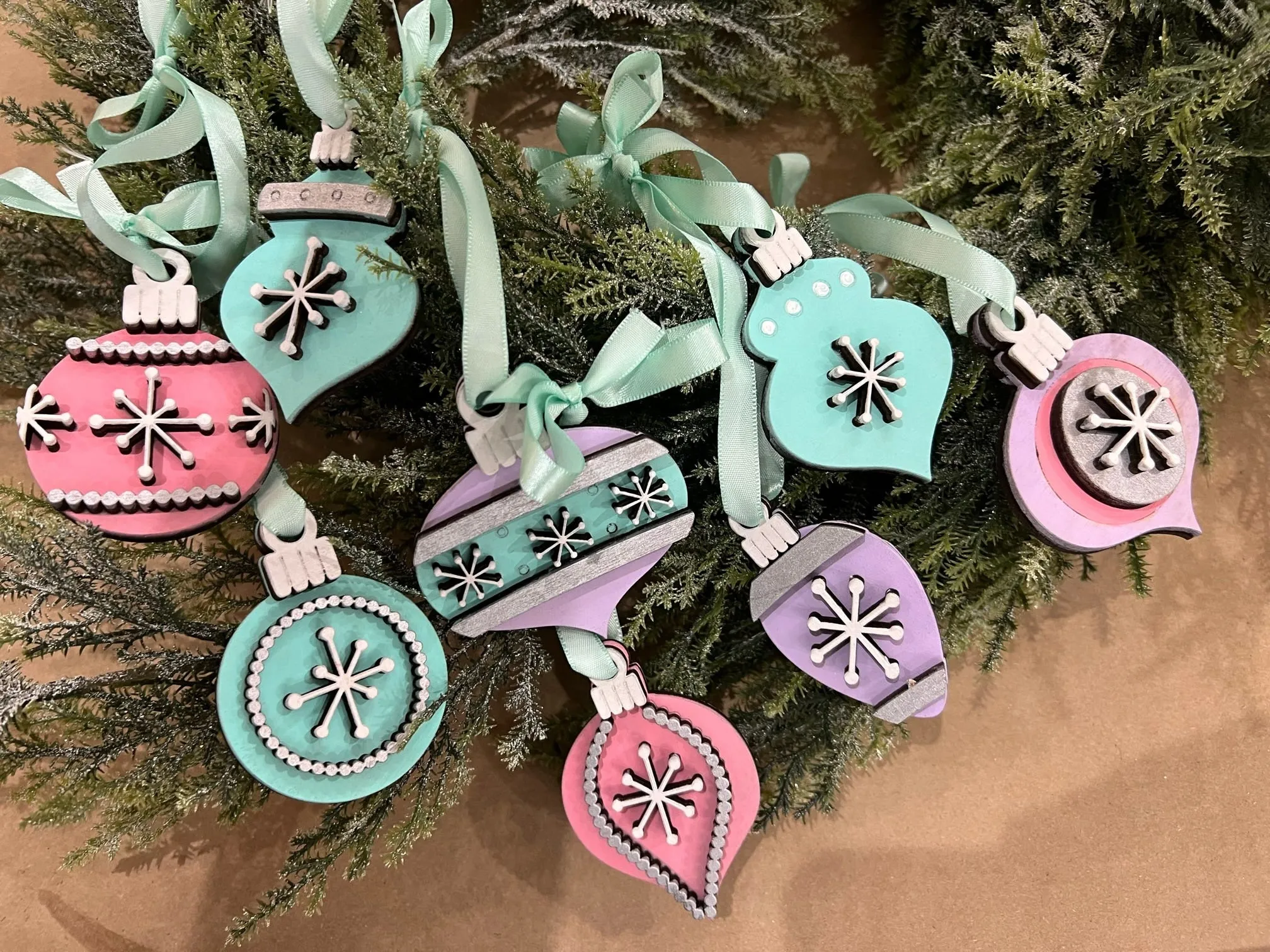 Retro Christmas Ornament Set of 8 P13190